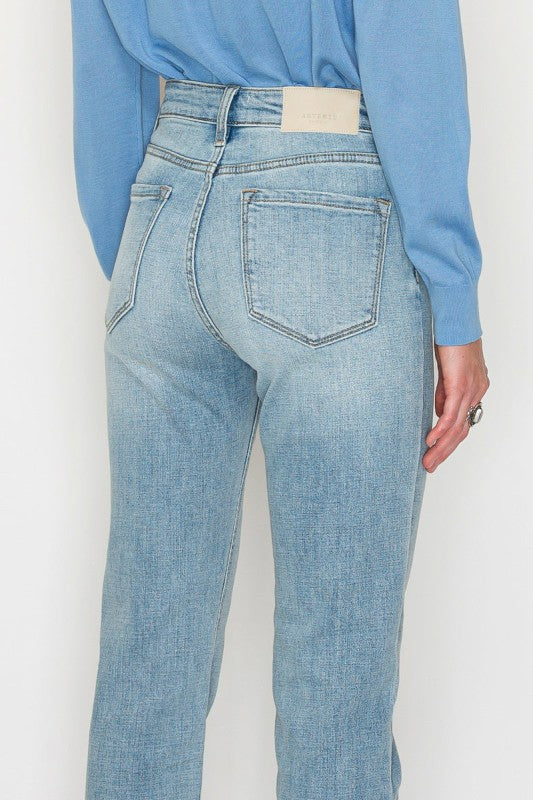 AT1747STL - HIGH RISE SLIM STRAIGHT JEANS