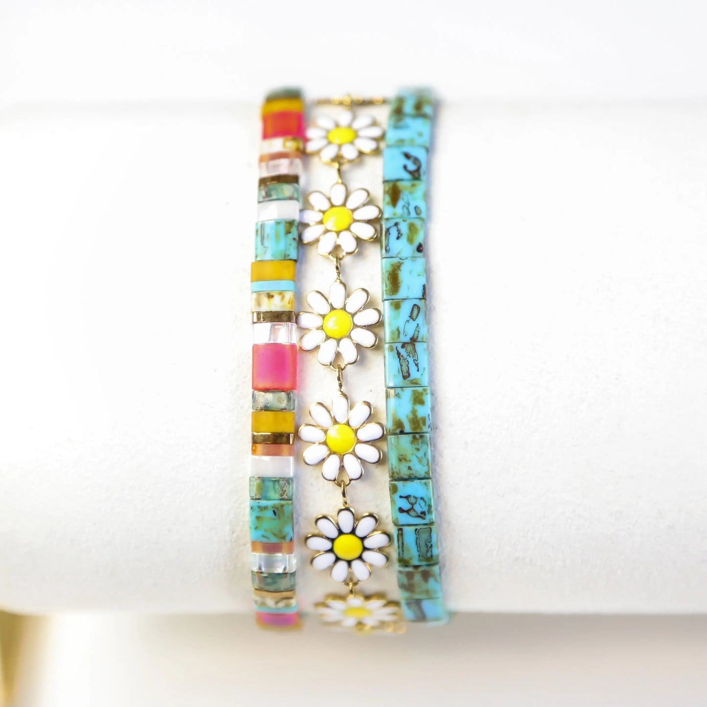 DAINTY DAISY - Flower Chain Accent Bracelet - Adjustable Mack & Rex