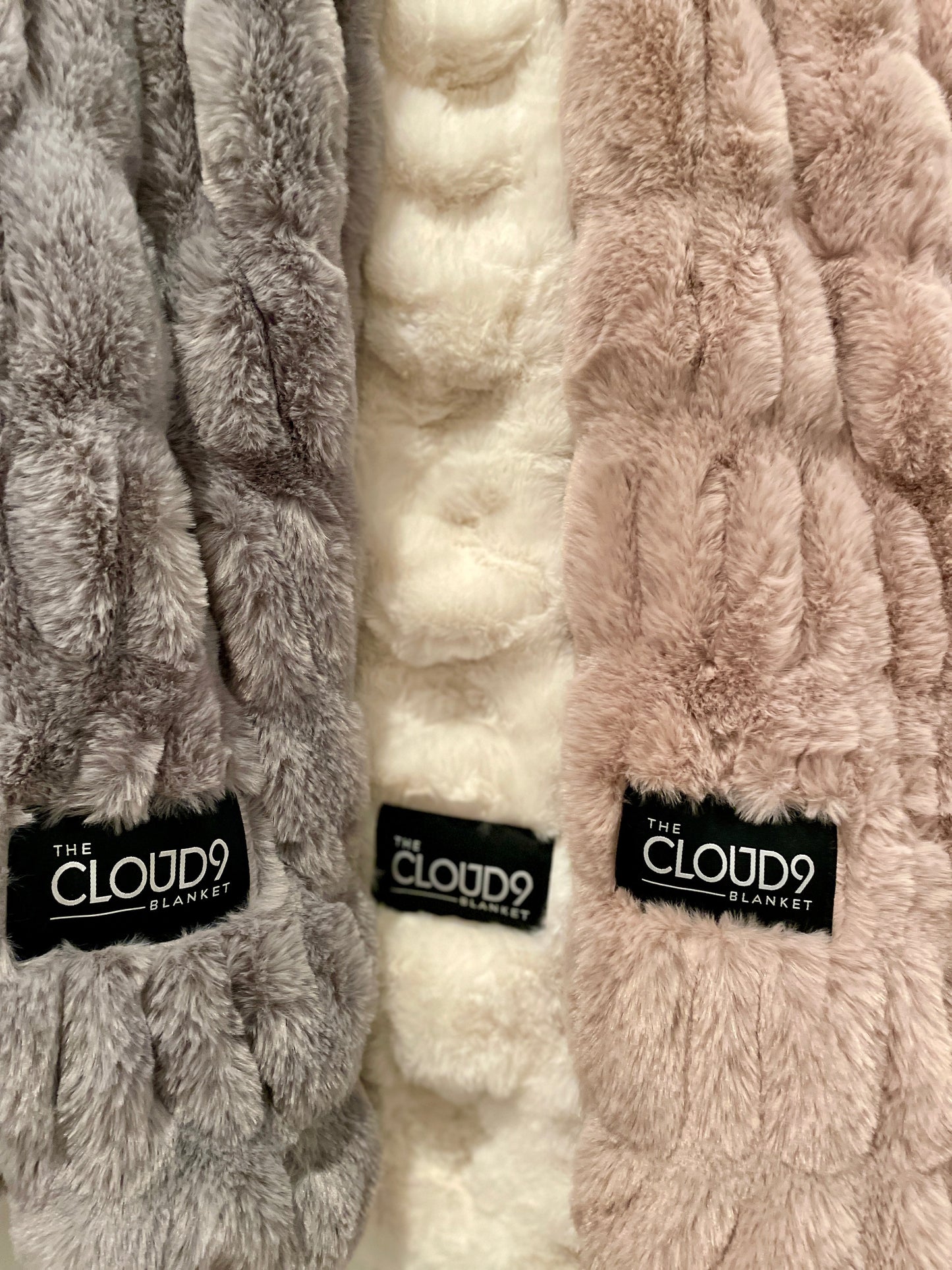 Ivory Faux Fur Blanket - Lap: 30"x40"