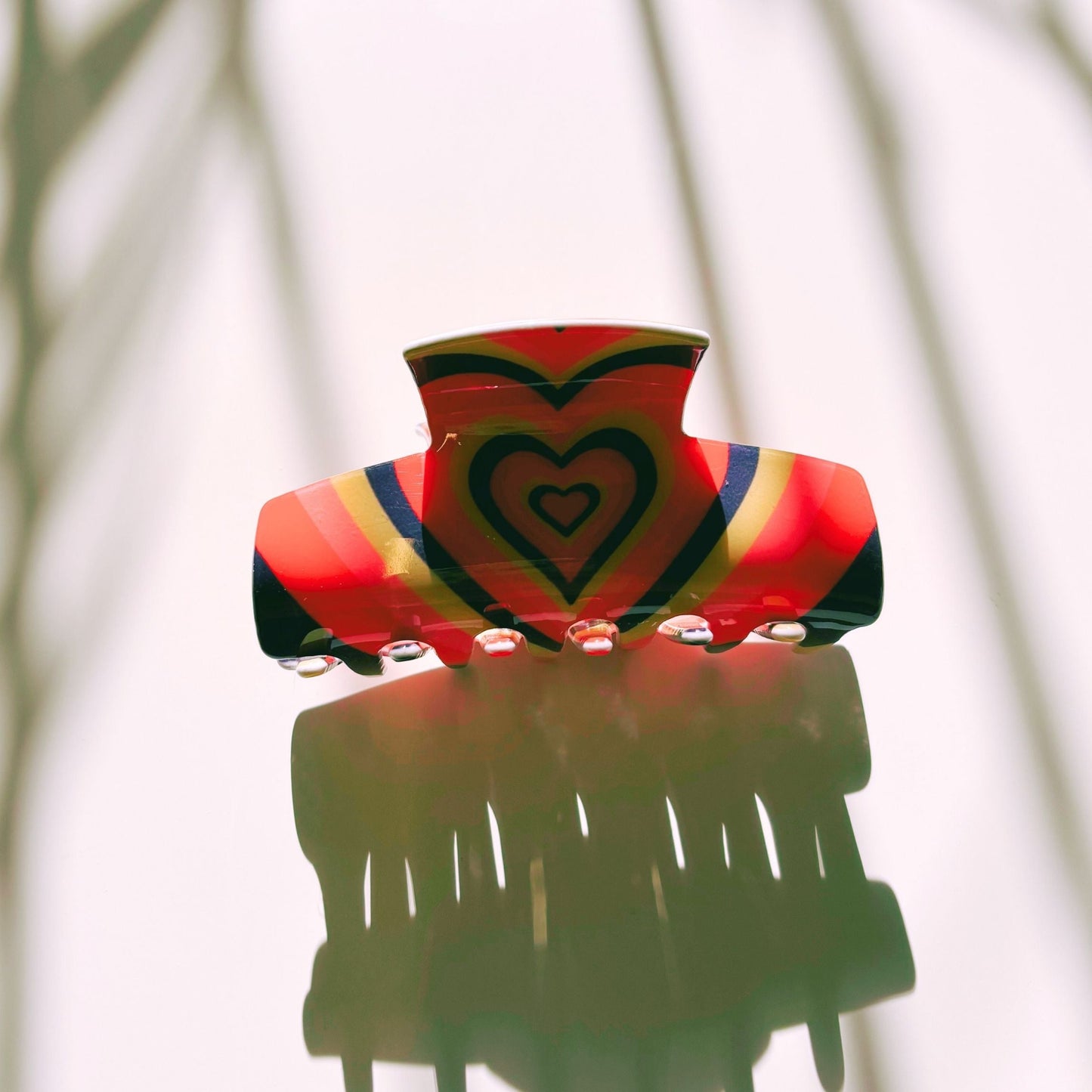 The Foxy in Warm โ70s Sunrise Hair Claw | Hearts Claw Clip