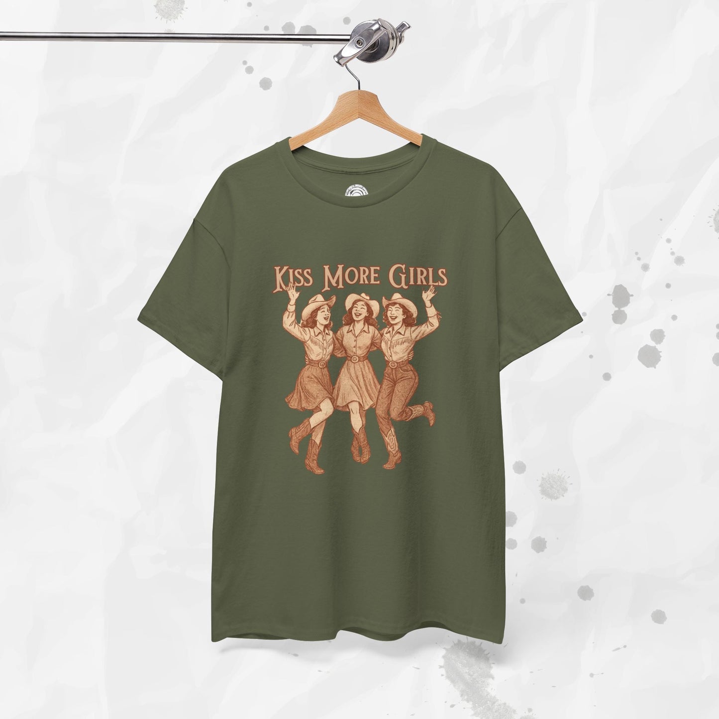 Kiss More Girls – T-Shirt