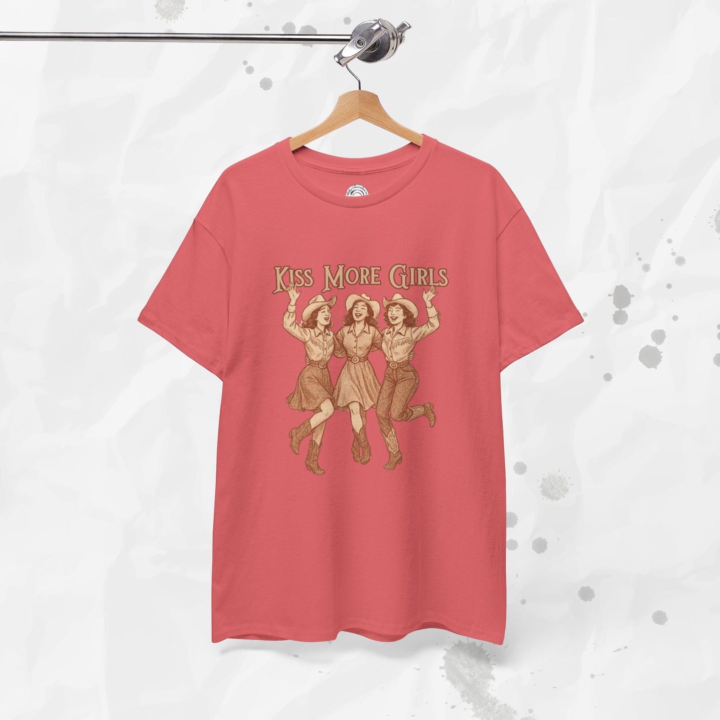 Kiss More Girls – T-Shirt