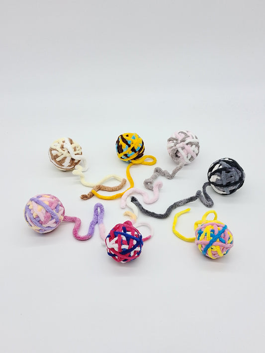 Kitty Cat Yarn Ball (SMALL)