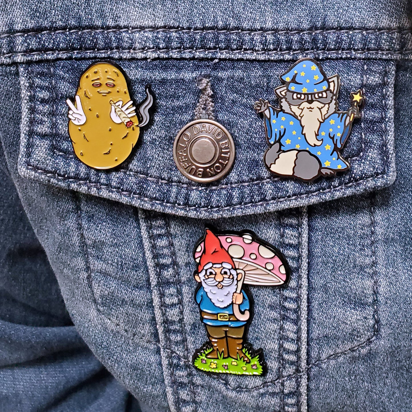 Wizard Raccoon Pin