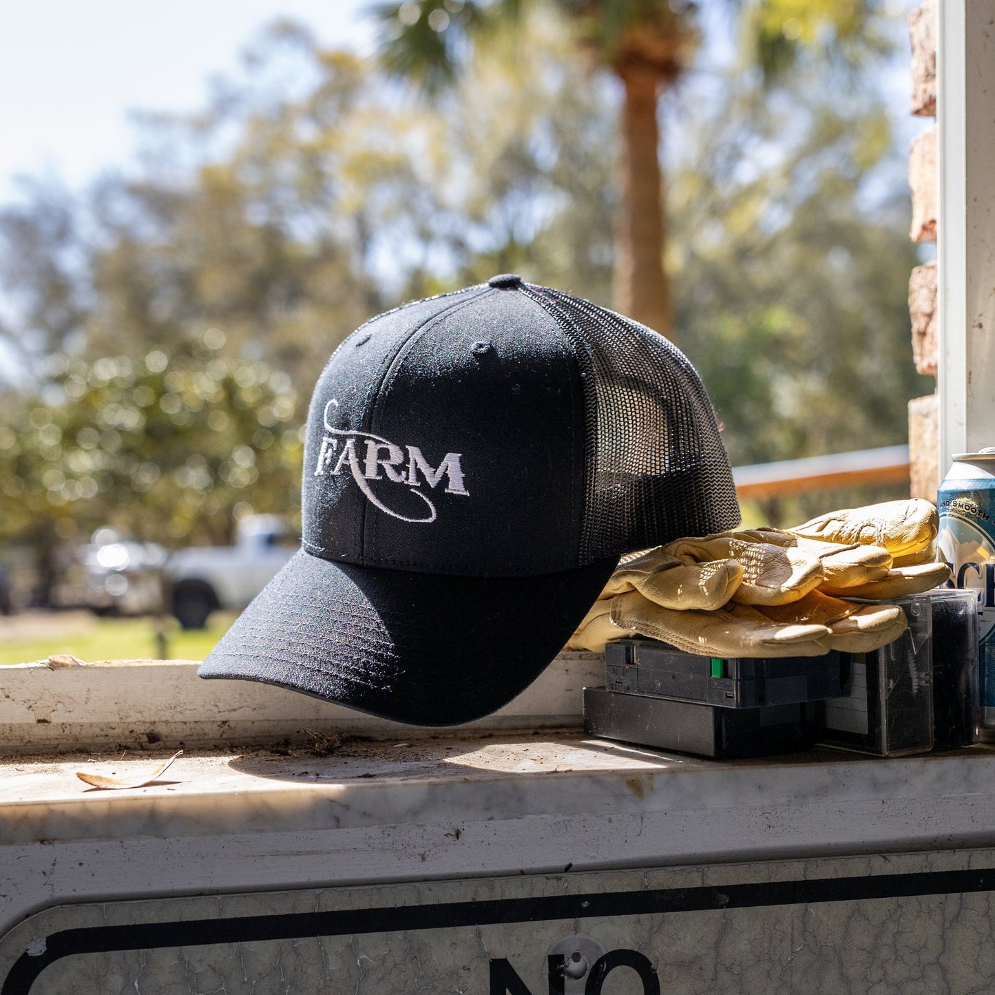 Snap Back Embroidered Hat - Black