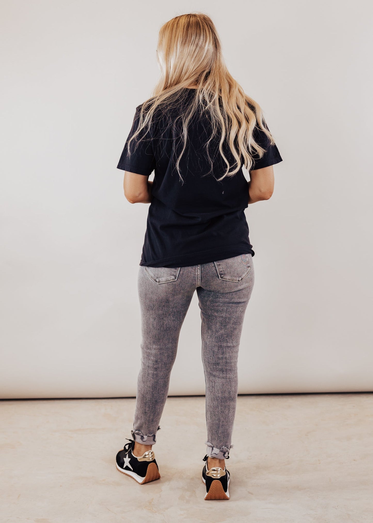 Curvy MAMA Tee *Black (S-3X)