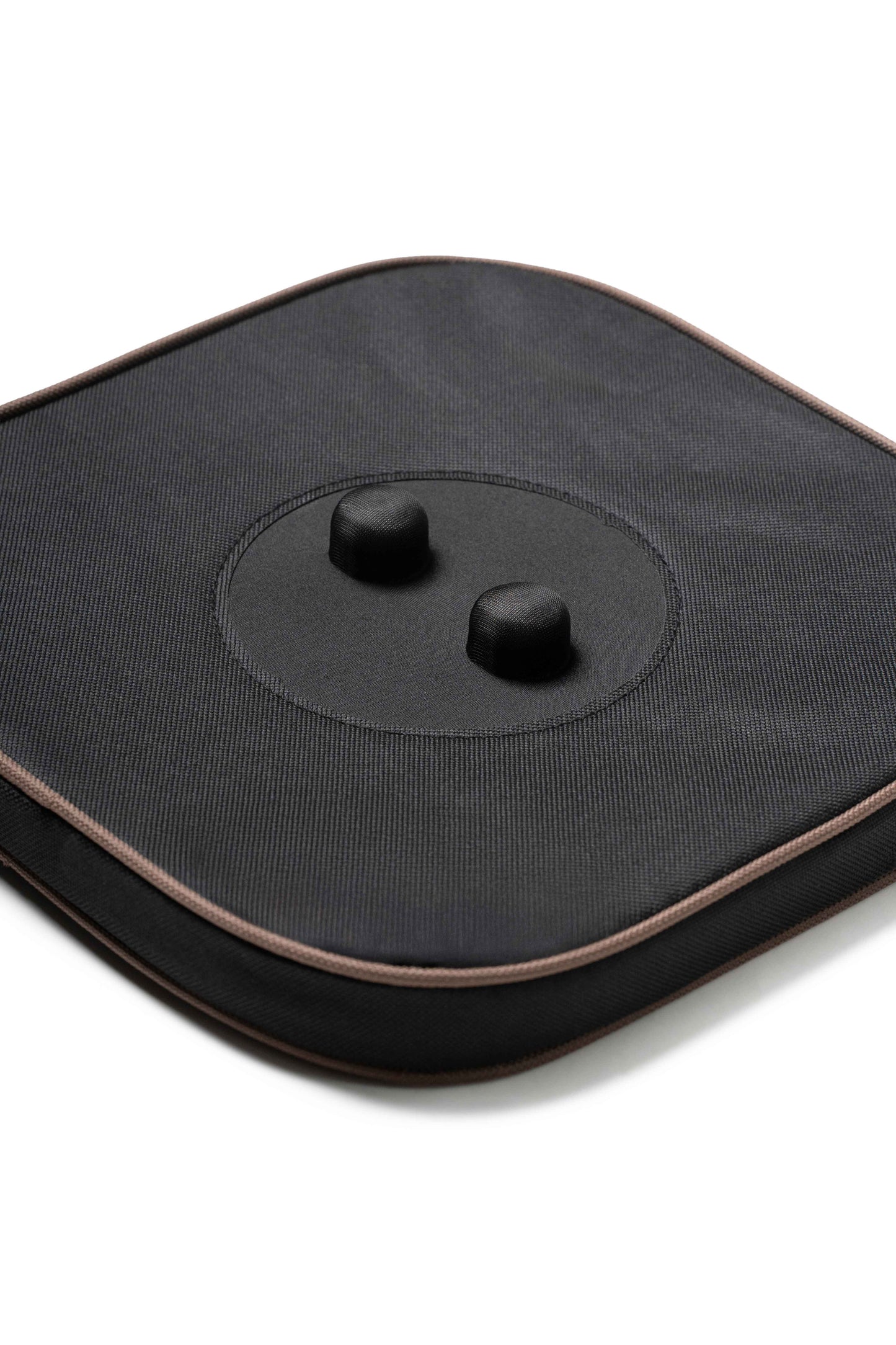 Nomad Tush Cush | Black-Brown