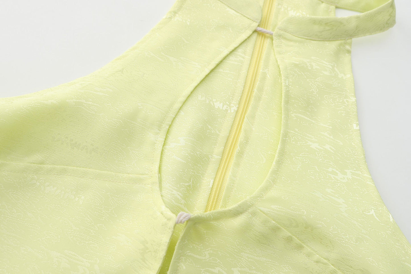 Gui Keyhole Top