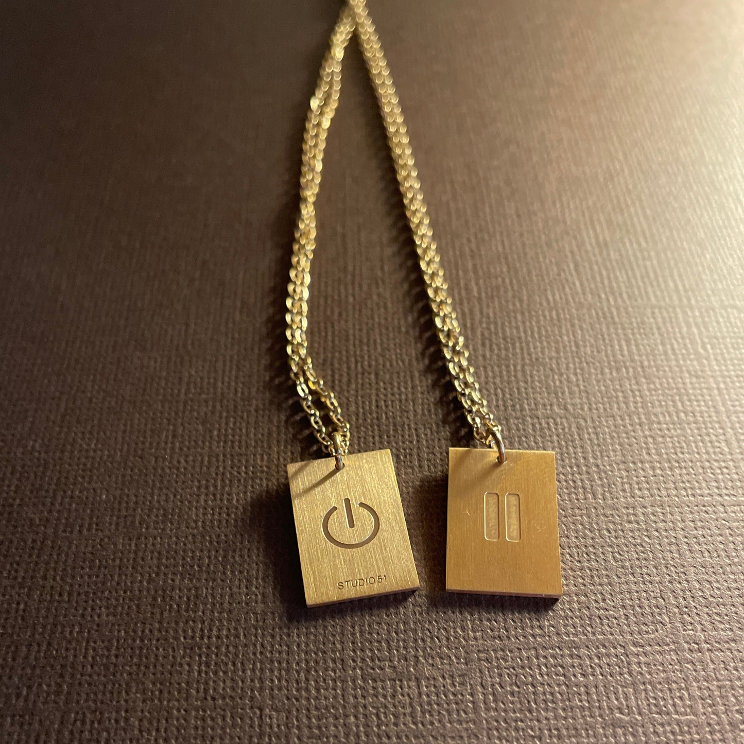 Necklace Power/Pause