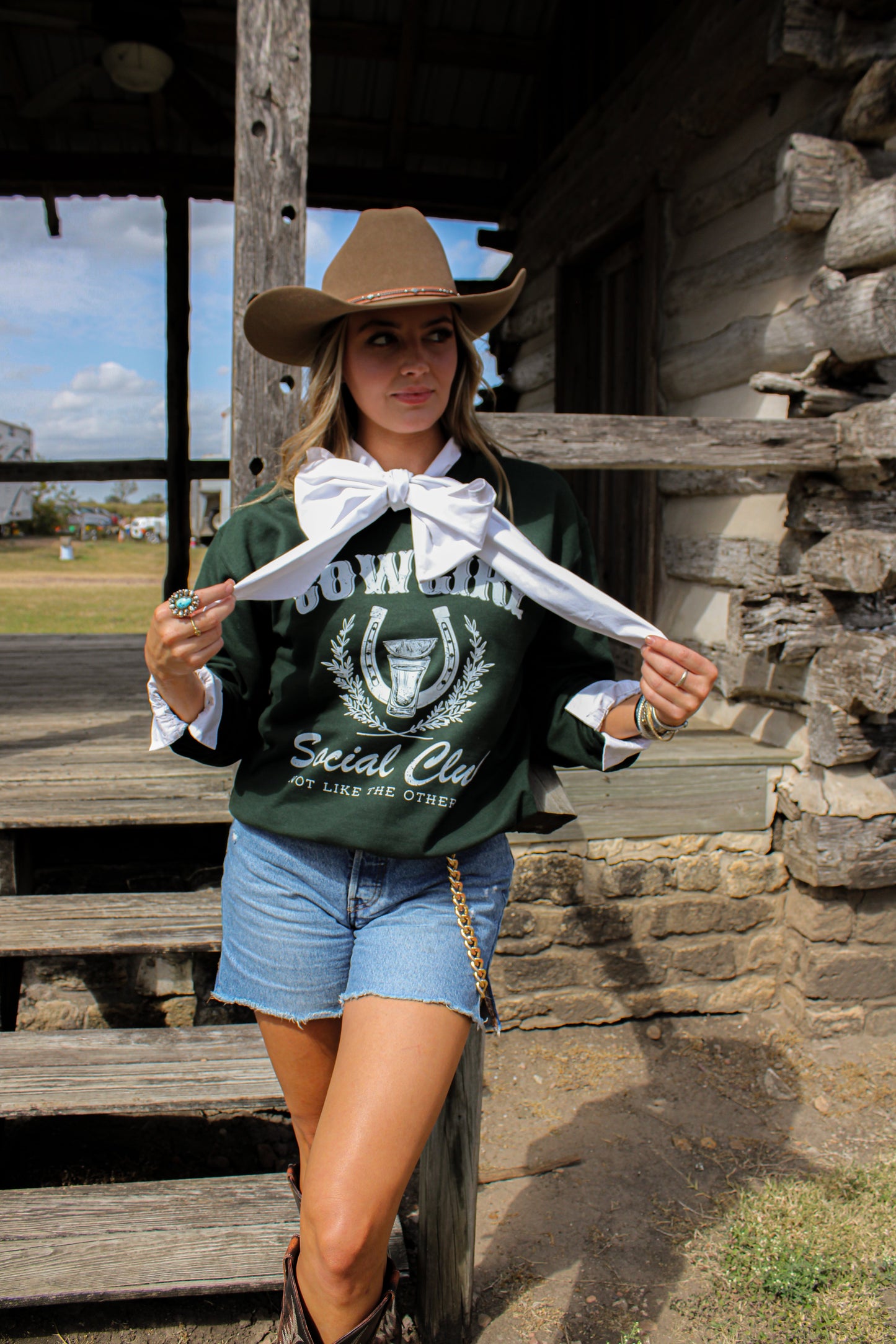 COWGIRL SOCIAL CLUB CREWNECK