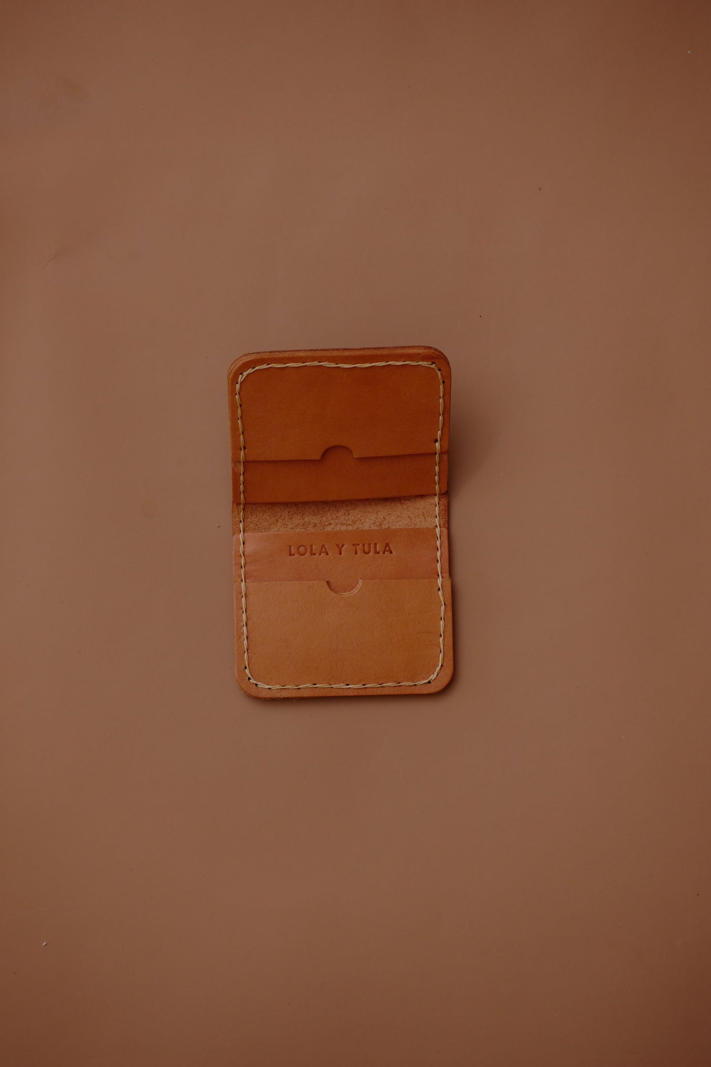 LEATHER CARDHOLDER WALLET // CAMEL