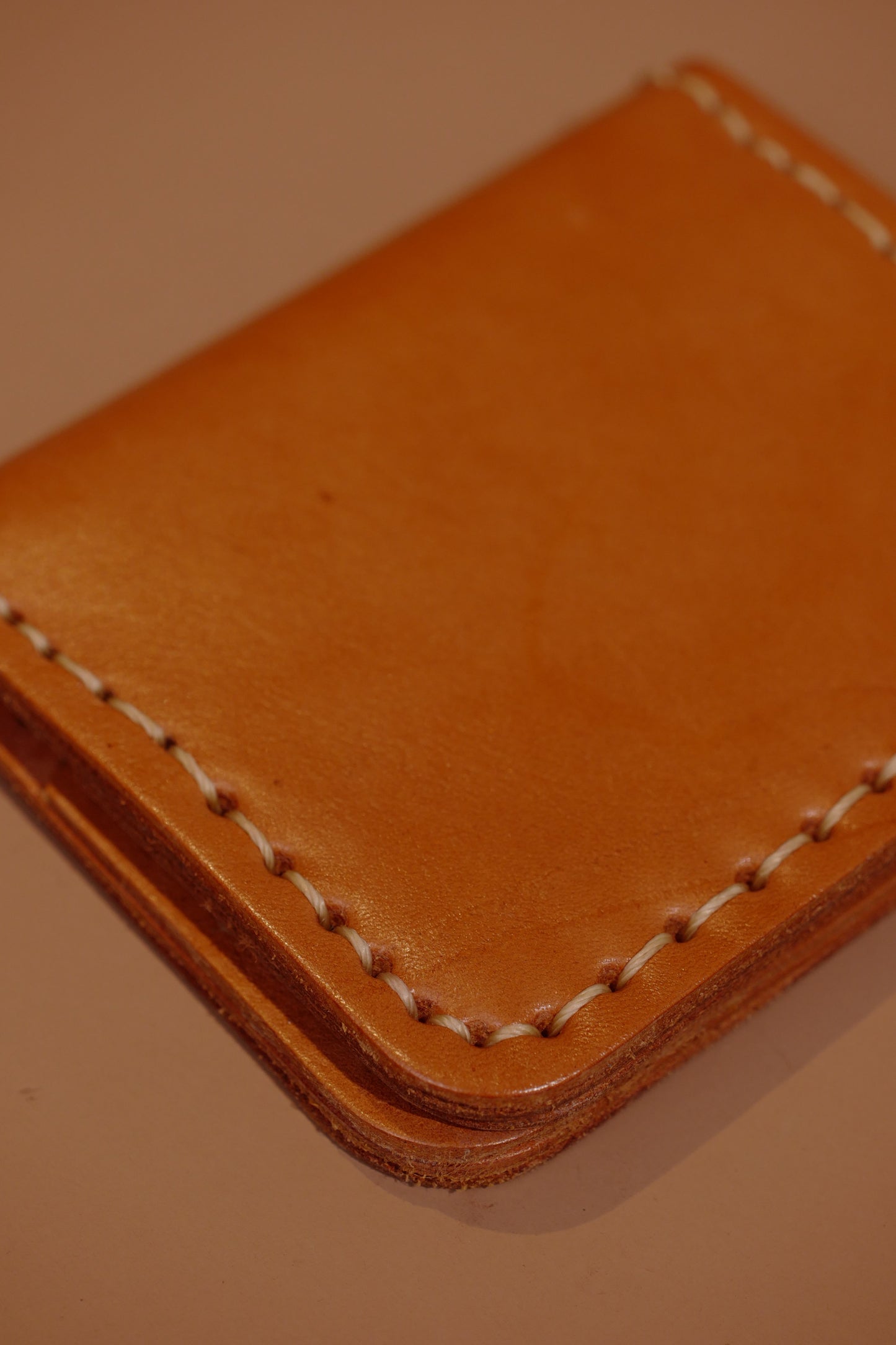 LEATHER CARDHOLDER WALLET // CAMEL