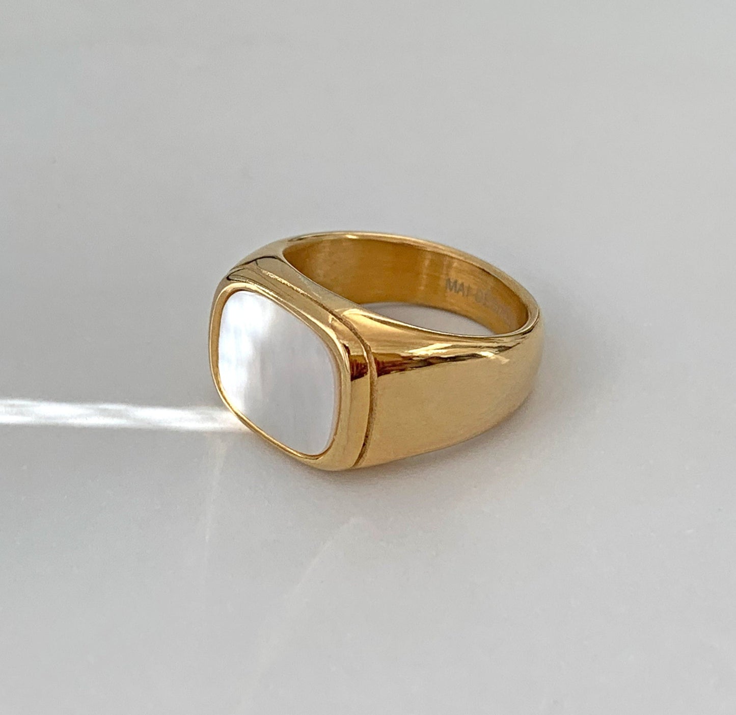 THEA GOLD PEARL SIGNET RING