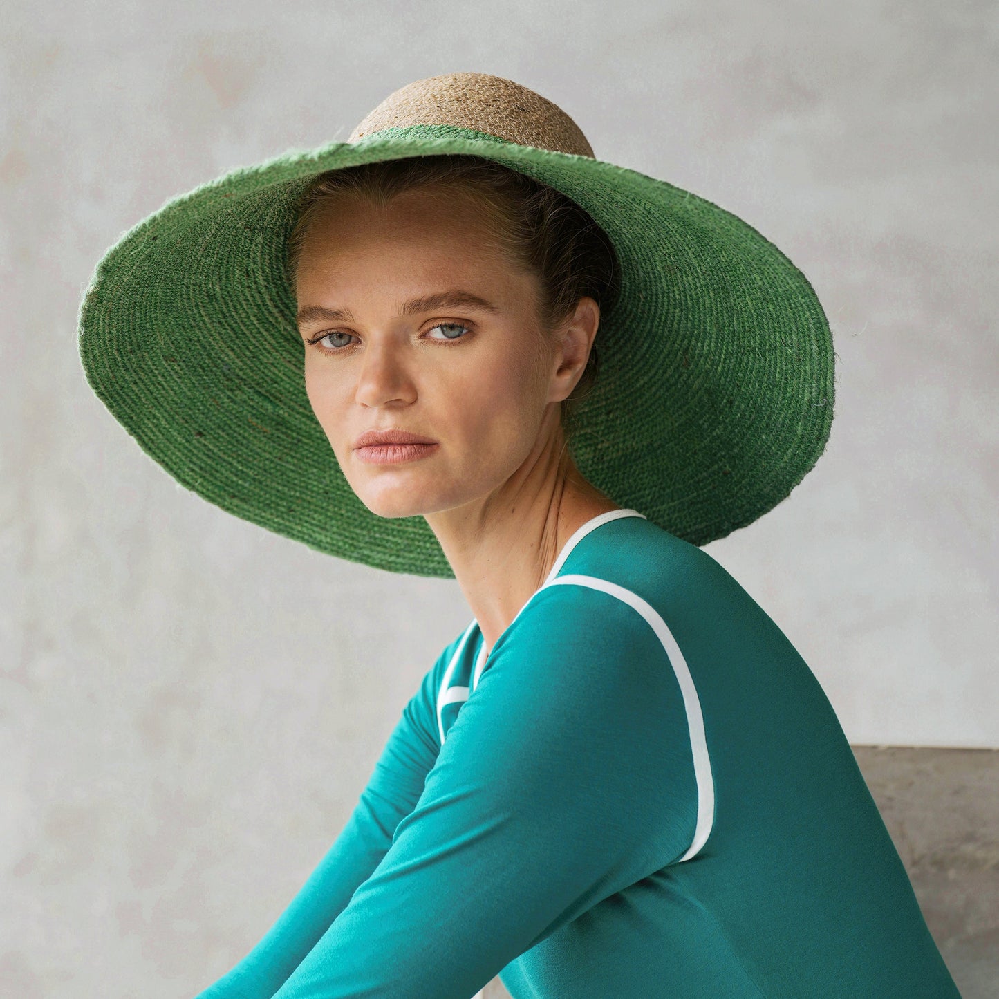 The Riri Duo Jute Straw Hat In Natural & Kelly Green
