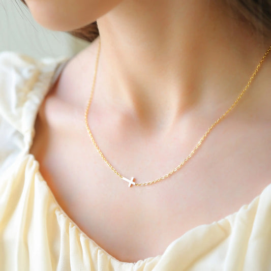 SIDE CROSS - 18k Gold Plated Cross Necklace Mack & Rex