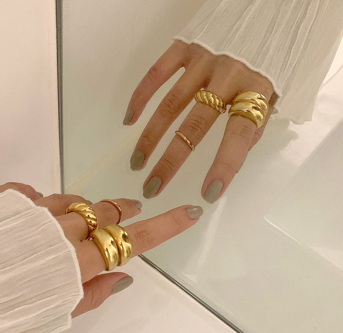 CAPRI GOLD DOME RING