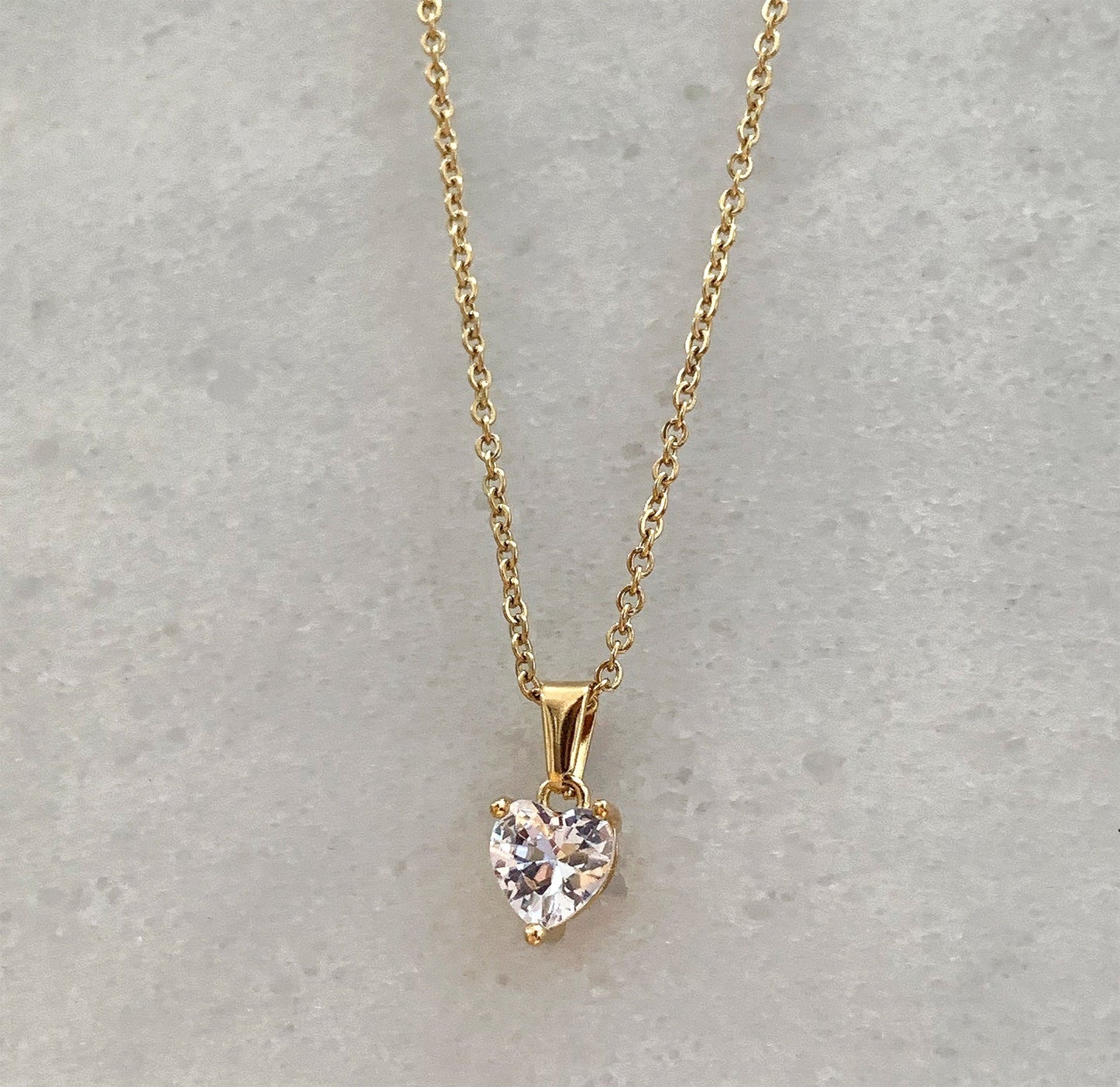VALENTINE HEART CZ DIAMOND PENDANT NECKLACE