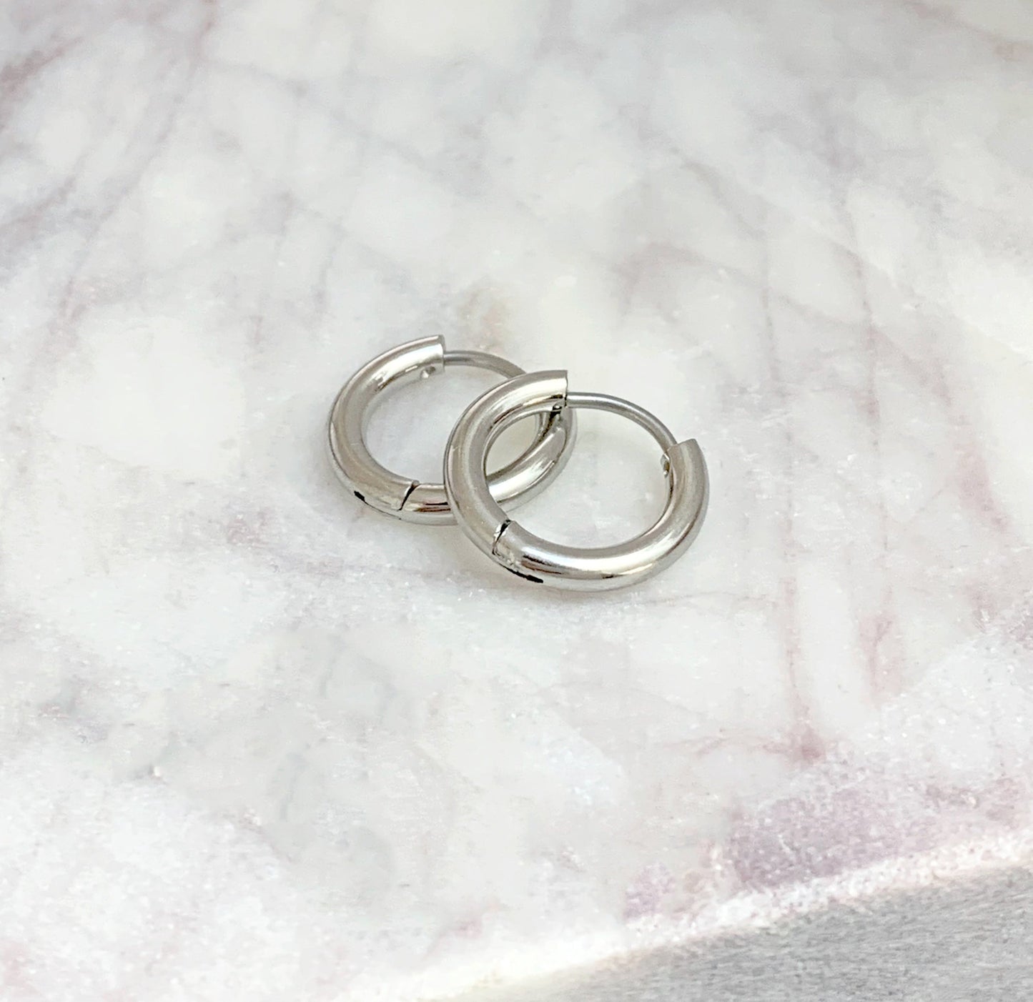 CONSTANCE SILVER SMALL HUGGIE HOOP EARRINGS