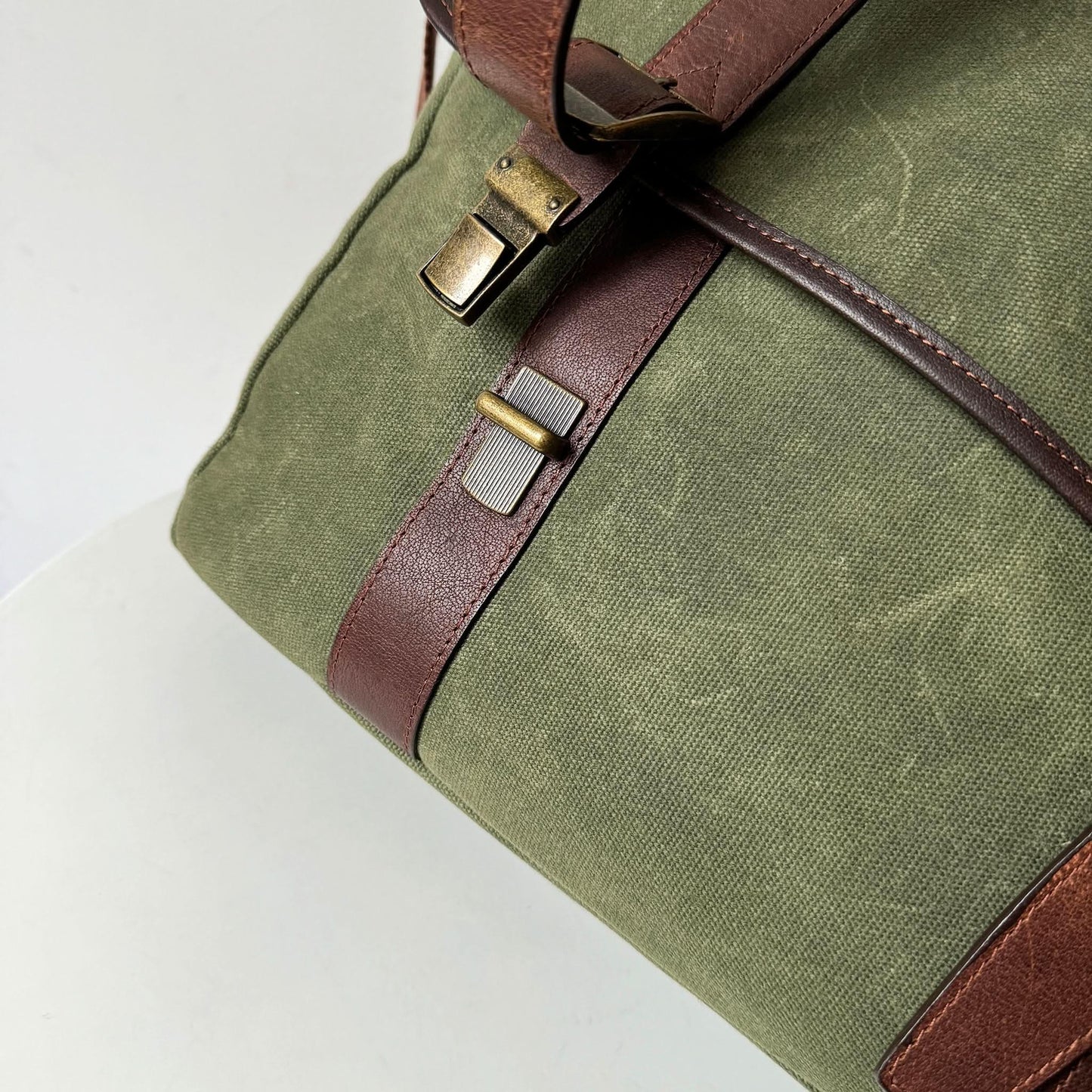 Maxwell Waxed Canvas Messenger Bag – Canvas & Leather Crossbody