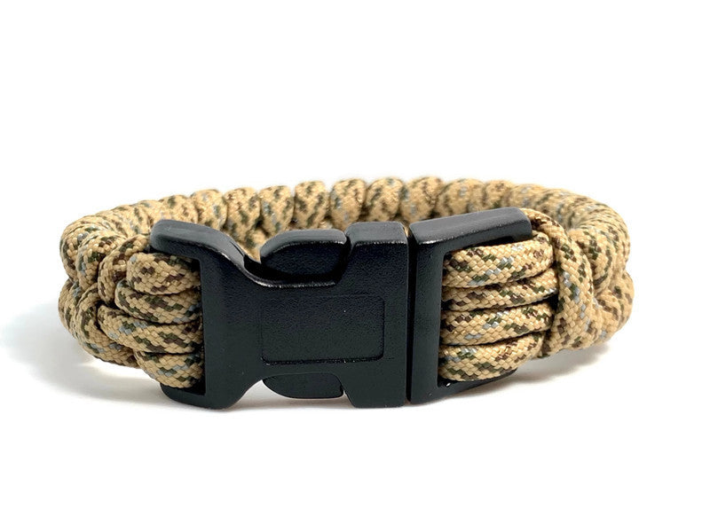 Engineered Fishtail Paracord Bracelet in Desert Camo