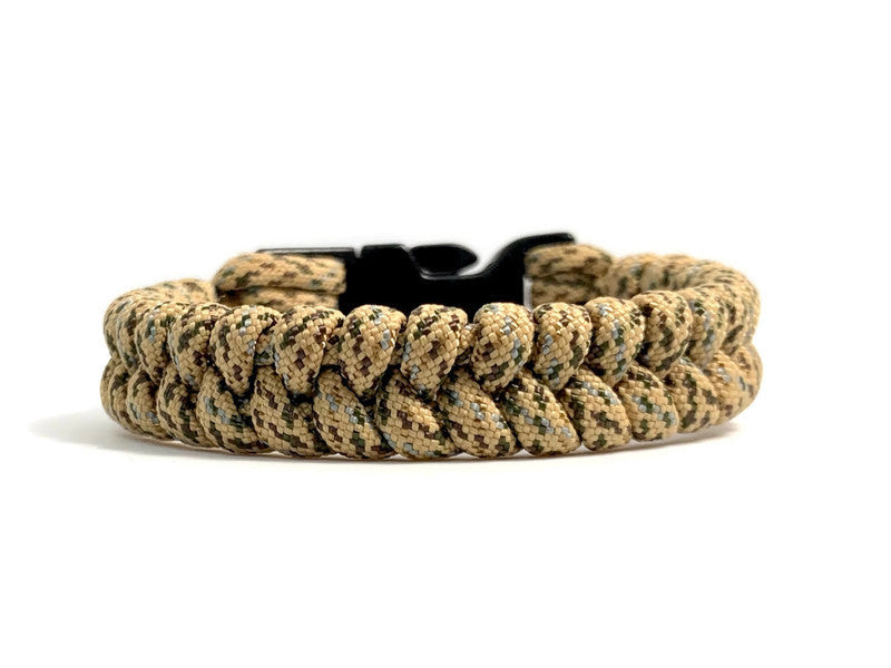 Engineered Fishtail Paracord Bracelet in Desert Camo