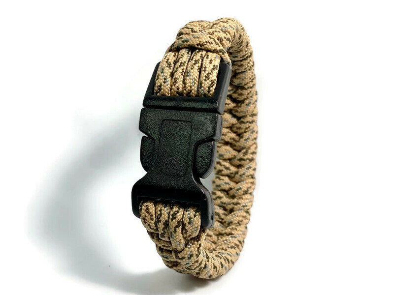 Engineered Fishtail Paracord Bracelet in Desert Camo